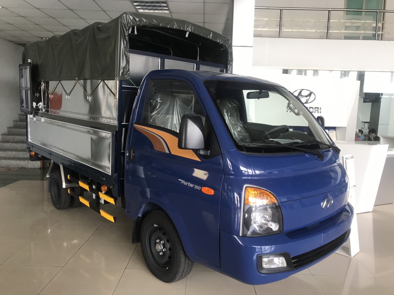 So sánh Hyundai H150 và KIA K200